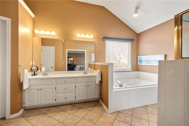 21218 W 51st Street, Shawnee, KS 66218