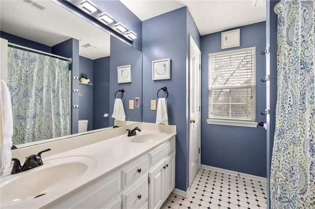 21218 W 51st Street, Shawnee, KS 66218