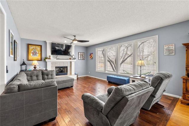21218 W 51st Street, Shawnee, KS 66218