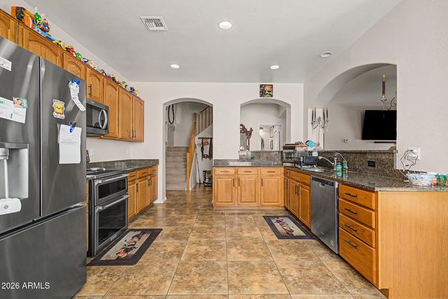 17186 W GAMBIT Trail, Surprise, AZ 85387