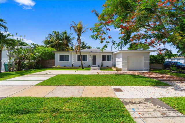 5790 SW 3rd St, Miami, FL 33144
