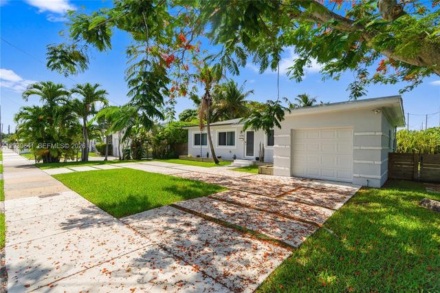 5790 SW 3rd St, Miami, FL 33144