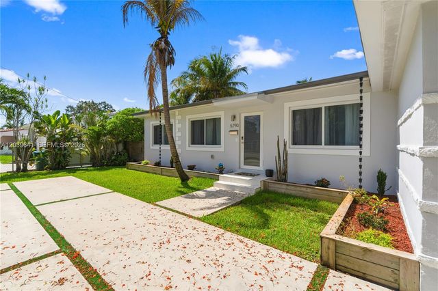 5790 SW 3rd St, Miami, FL 33144