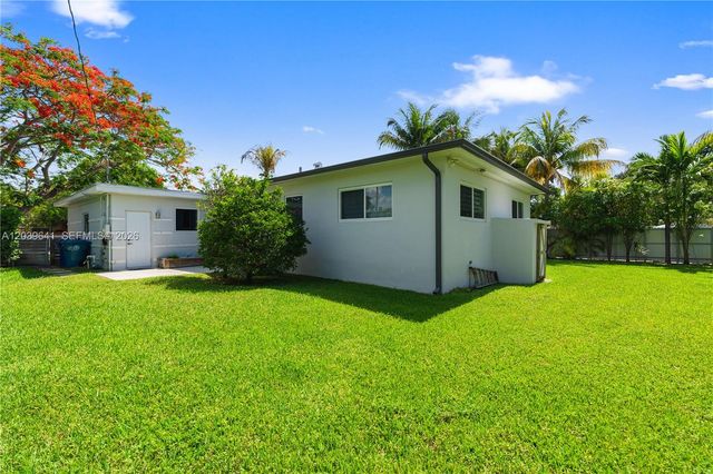 5790 SW 3rd St, Miami, FL 33144