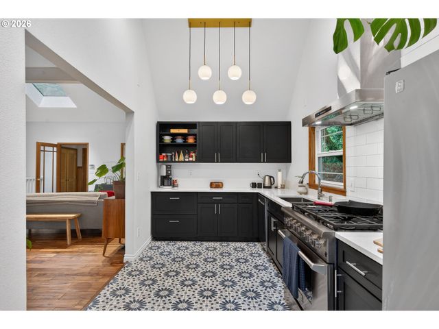 3119 Sw DOSCH Rd, Portland, OR 97239