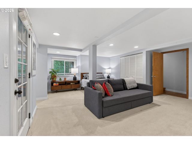 3119 Sw DOSCH Rd, Portland, OR 97239