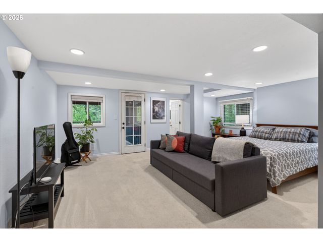 3119 Sw DOSCH Rd, Portland, OR 97239