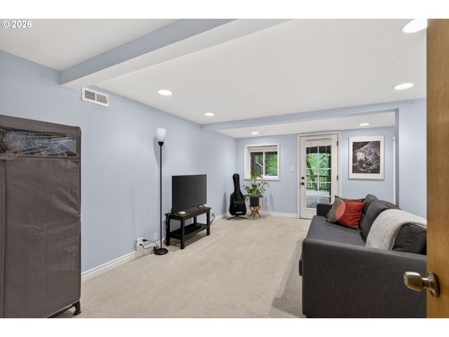 3119 Sw DOSCH Rd, Portland, OR 97239
