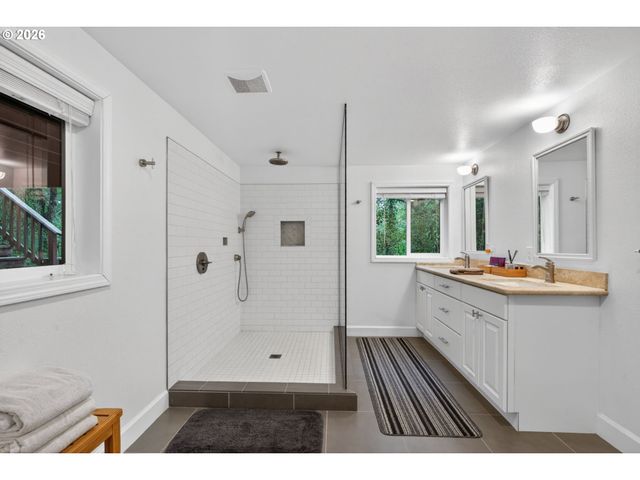 3119 Sw DOSCH Rd, Portland, OR 97239