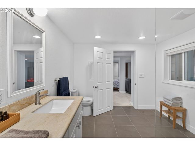 3119 Sw DOSCH Rd, Portland, OR 97239