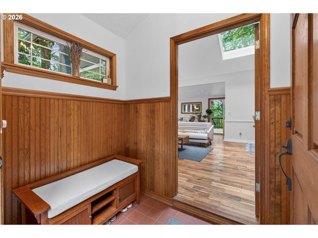 3119 Sw DOSCH Rd, Portland, OR 97239