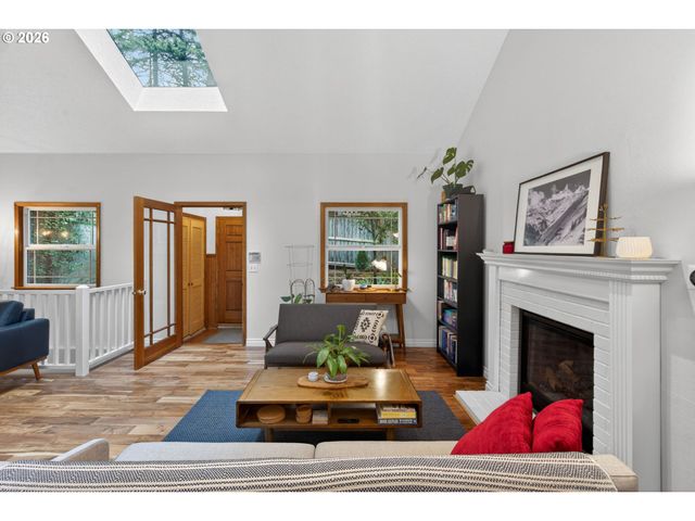 3119 Sw DOSCH Rd, Portland, OR 97239