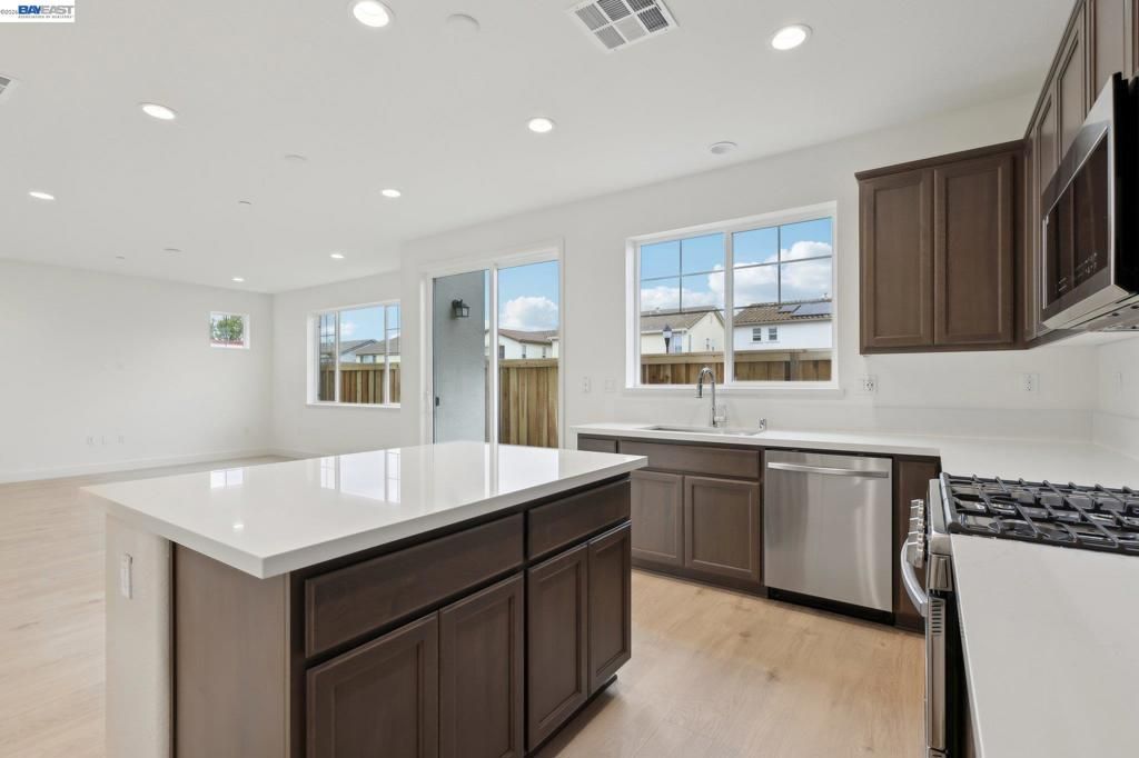 Image 10 of property listing at 230 Mindy Way, Pittsburg, CA 94565