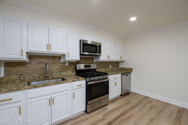 136 7th Street, Hazlet, NJ 07734