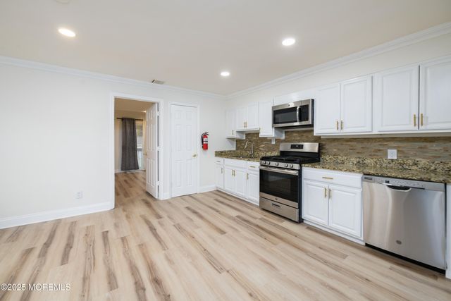 136 7th Street, Hazlet, NJ 07734