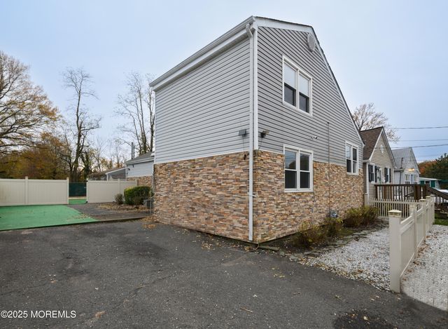 136 7th Street, Hazlet, NJ 07734