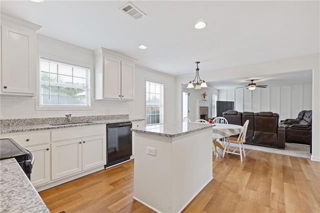 796 Pinnacle Drive, Winder, GA 30680