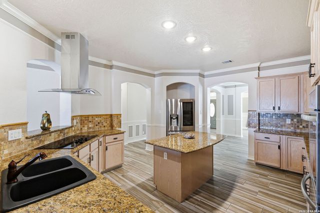 5910 Bayou Bnd, Windcrest, TX 78239