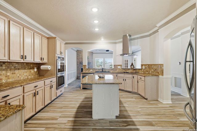5910 Bayou Bnd, Windcrest, TX 78239