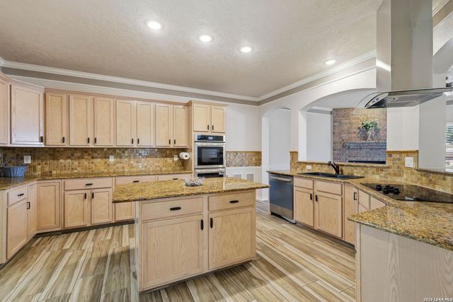 5910 Bayou Bnd, Windcrest, TX 78239