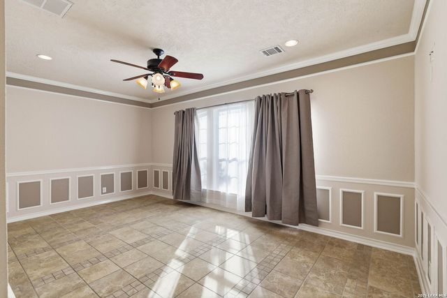 5910 Bayou Bnd, Windcrest, TX 78239