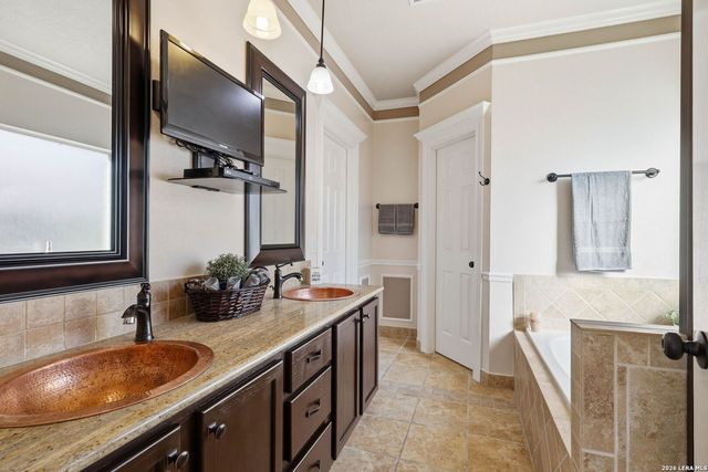 5910 Bayou Bnd, Windcrest, TX 78239