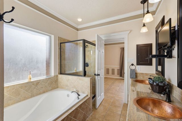 5910 Bayou Bnd, Windcrest, TX 78239