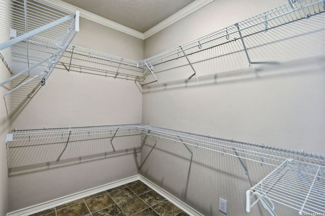 5910 Bayou Bnd, Windcrest, TX 78239