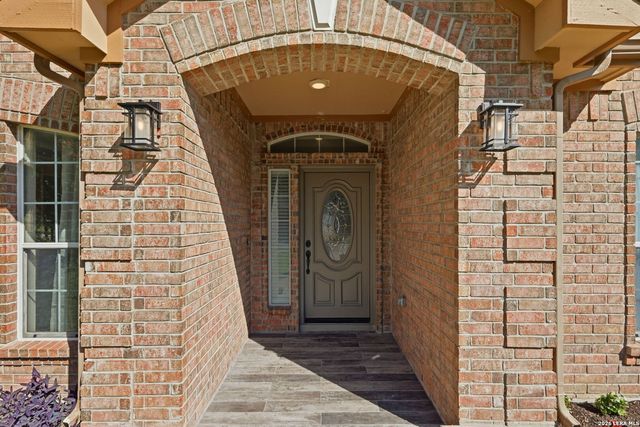 5910 Bayou Bnd, Windcrest, TX 78239