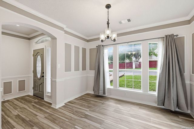 5910 Bayou Bnd, Windcrest, TX 78239