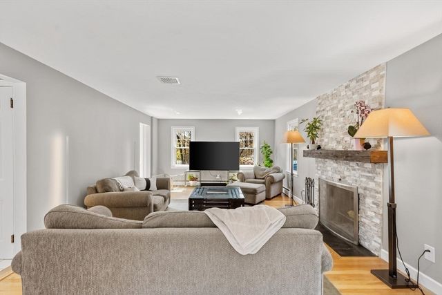 16 Wayland Hills Rd, Wayland, MA 01778