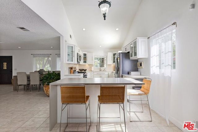 3813 Cedar Avenue, Long Beach, CA 90807