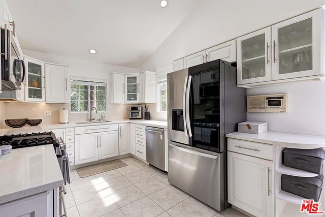 3813 Cedar Avenue, Long Beach, CA 90807