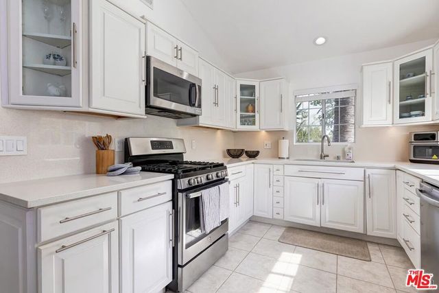 3813 Cedar Avenue, Long Beach, CA 90807