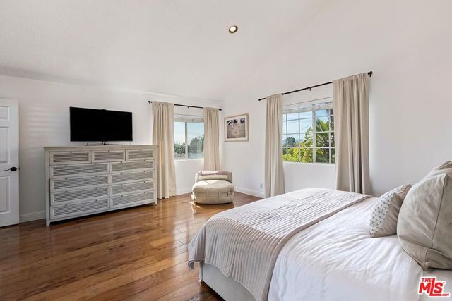 3813 Cedar Avenue, Long Beach, CA 90807