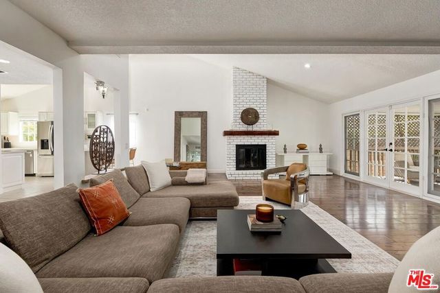 3813 Cedar Avenue, Long Beach, CA 90807