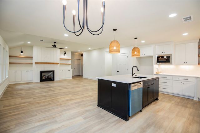 8 Eddleston Lane, Bella Vista, AR 72715