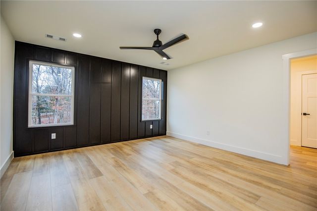 8 Eddleston Lane, Bella Vista, AR 72715