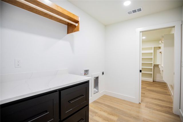 8 Eddleston Lane, Bella Vista, AR 72715