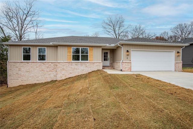 8 Eddleston Lane, Bella Vista, AR 72715