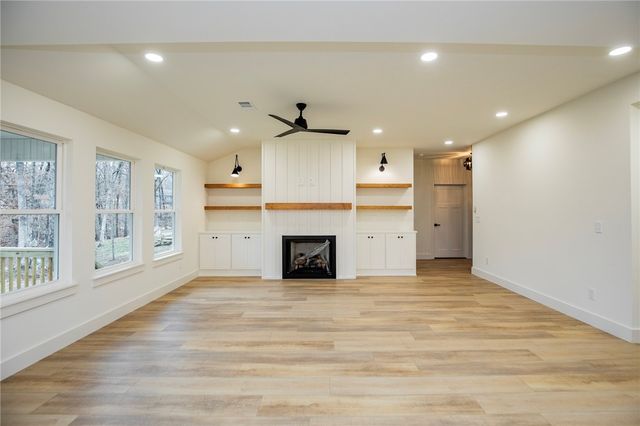 8 Eddleston Lane, Bella Vista, AR 72715