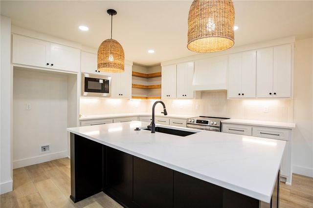 8 Eddleston Lane, Bella Vista, AR 72715