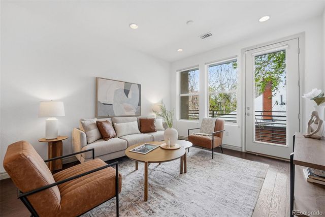 1335 Jackson Street, Denver, CO 80206