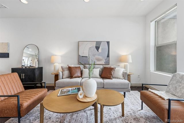 1335 Jackson Street, Denver, CO 80206