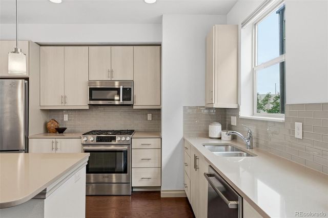 1335 Jackson Street, Denver, CO 80206