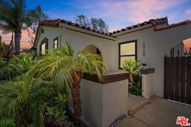 8908 Gibson Street, Los Angeles, CA 90034