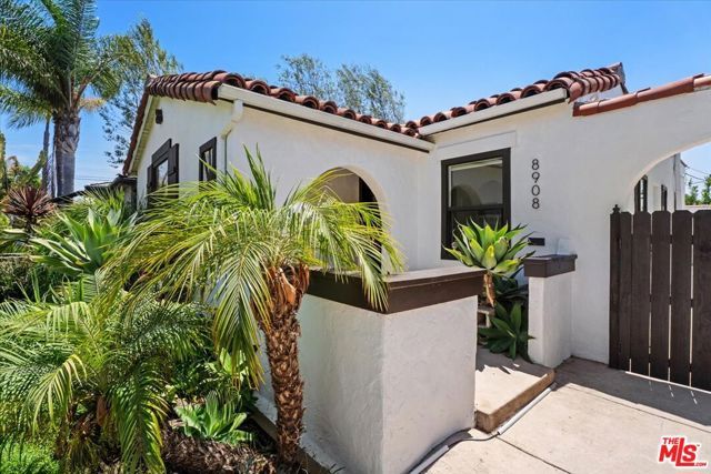 8908 Gibson Street, Los Angeles, CA 90034