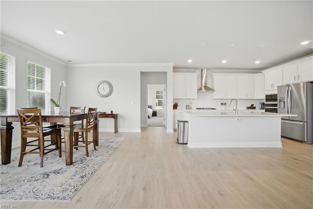 4315 Edgewater LN, Suffolk, VA 23435