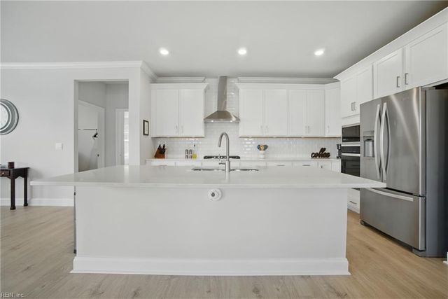 4315 Edgewater LN, Suffolk, VA 23435