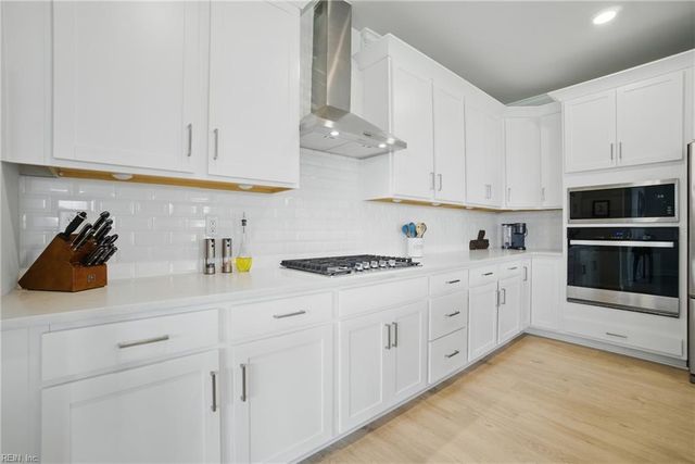 4315 Edgewater LN, Suffolk, VA 23435